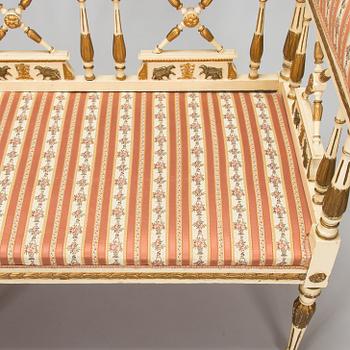 Soffa, bord samt ett par karmstolar, sengustaviansk stil, 1900-talets början.