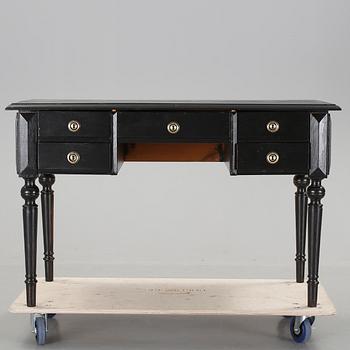 SKRIVBORD, nyrenässans, 1800-talets slut.