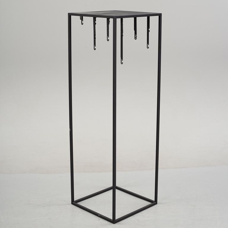 An 'Atelier Floor Hanger' by Alexander Lervik for Design House Stockholm, 2020.