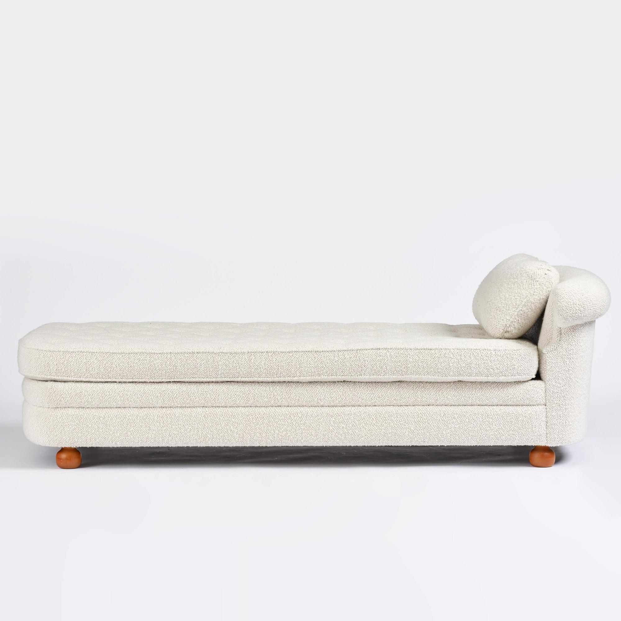 Josef Frank, a daybed model "Couch 775", Firma Svensk Tenn, 2021.