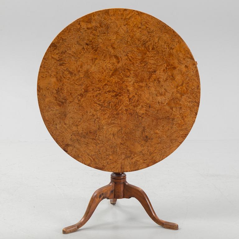 An alder veneered table by J. Sjölin (master 1767-1785).