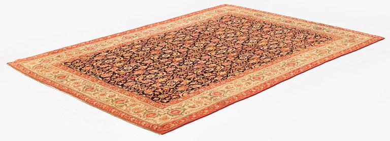 An Agra carpet of Malayer design, c. 250 x 181 cm.