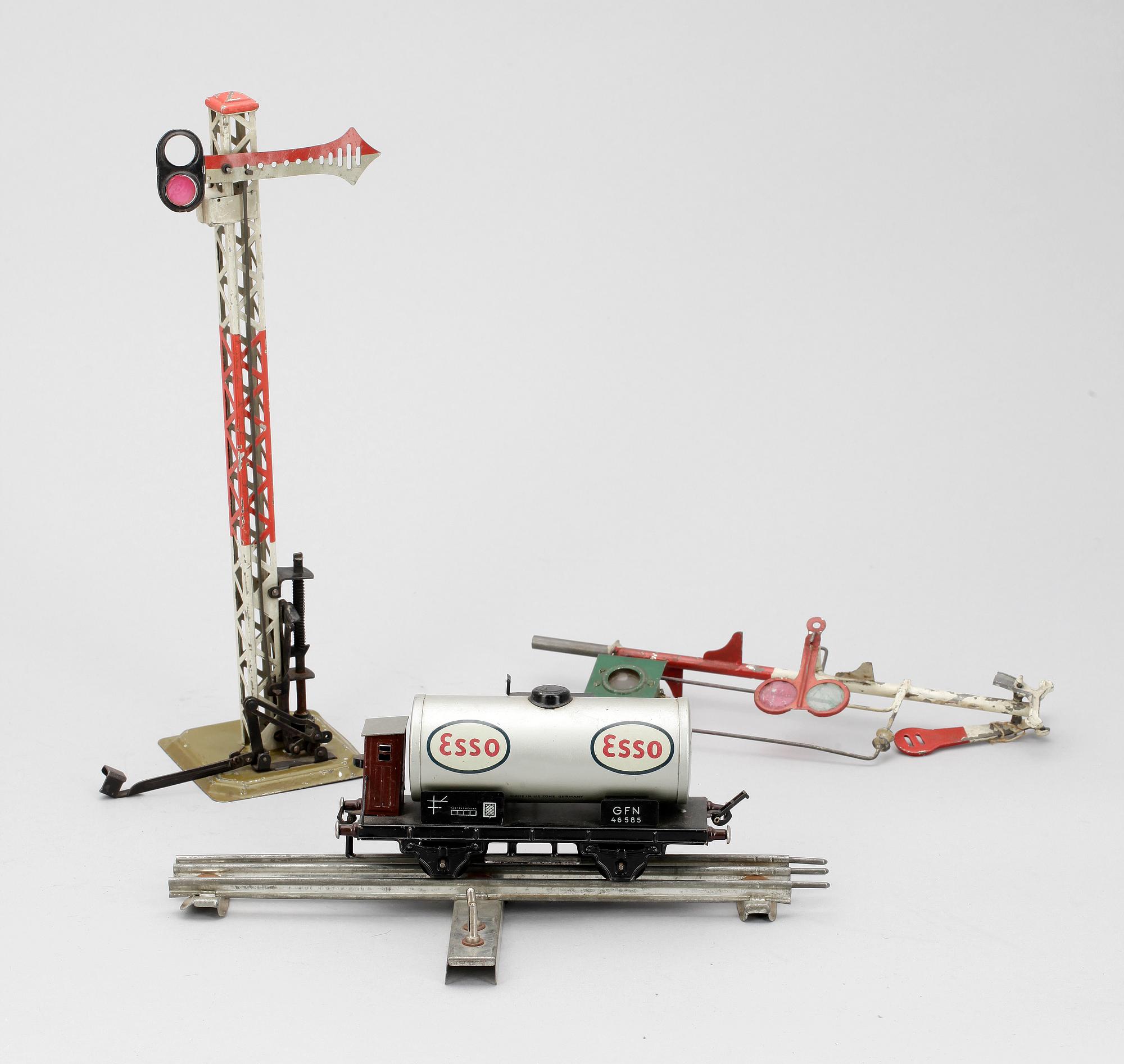 PARTI MODELLTÅG samt RÄLSDELAR, bl a Märklin samt Fleischmann.