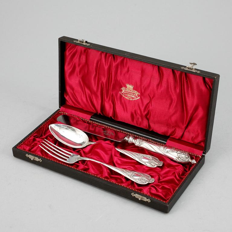 RESEBESTICK, 3 st, silver, CG Hallberg, 1900. Tot vikt ca 219 gram exklusive knivblad.