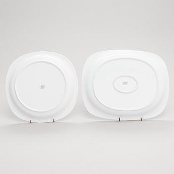 Timo Sarpaneva, A 37-piece 'Suomi' tableware set in porcelain, Rosenthal Studio-linie, 2000s. Design year 1976.