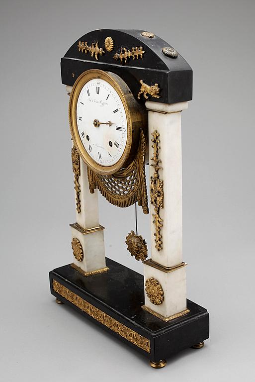 BORDSPENDYL, empire, John:Christ:Seiffert, Regensburg, Tyskland 1800-talets första fjärdedel.