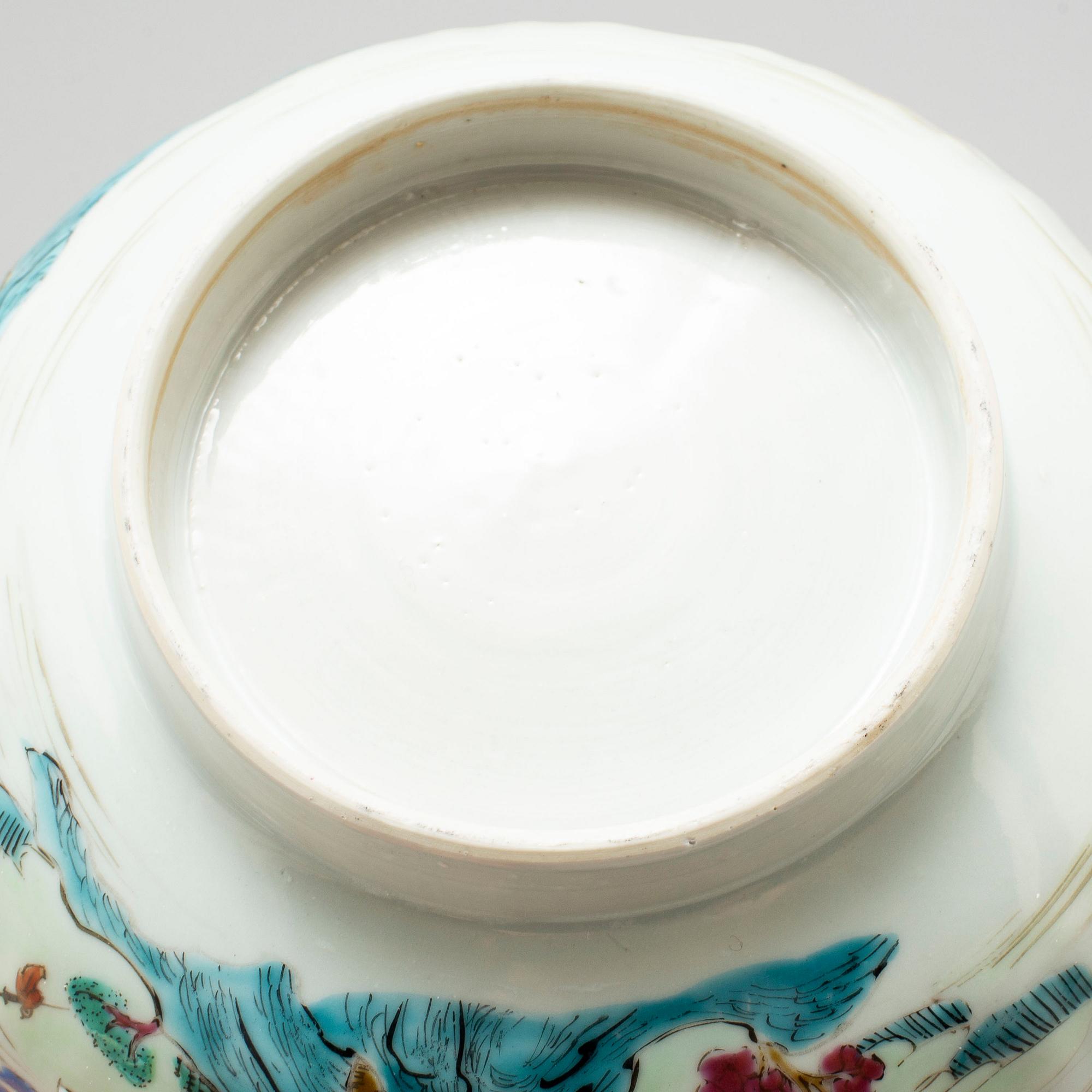 A YONGZHENG BOWL, Qing dynasty, 18th century.