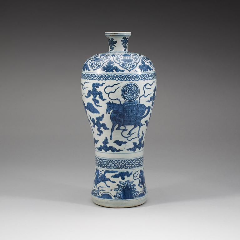 MEIPINGVAS, porslin. Mingdynastin, Wanli (1572-1620).