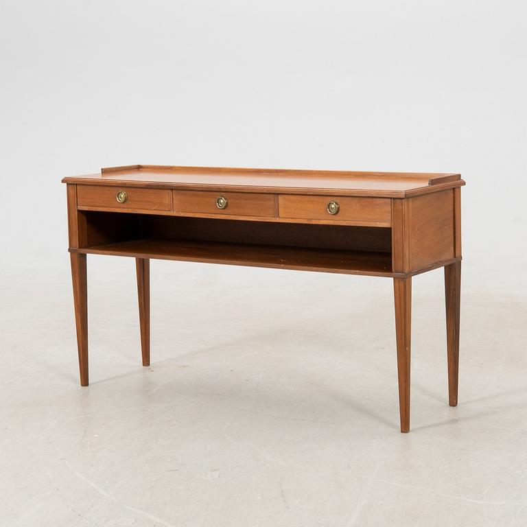 Sideboard 1900-talets andra hälft.