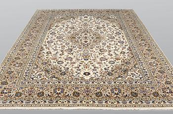 Matta, Keshan, ca 351 x 255 cm.