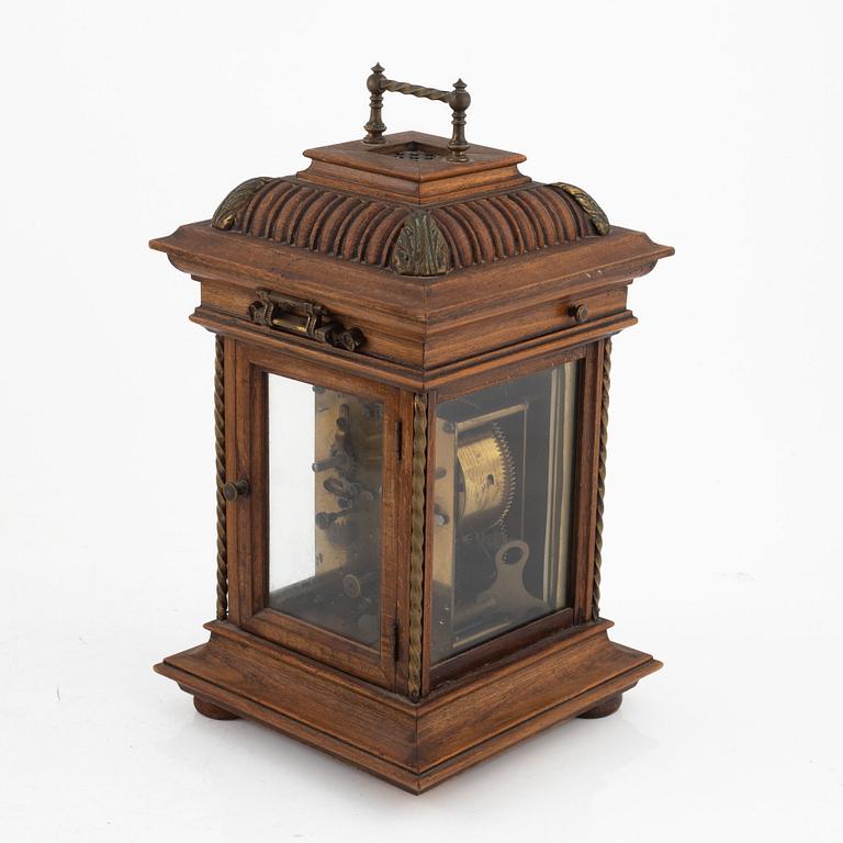 A mantle clock with a polyphon music box, around 1900.