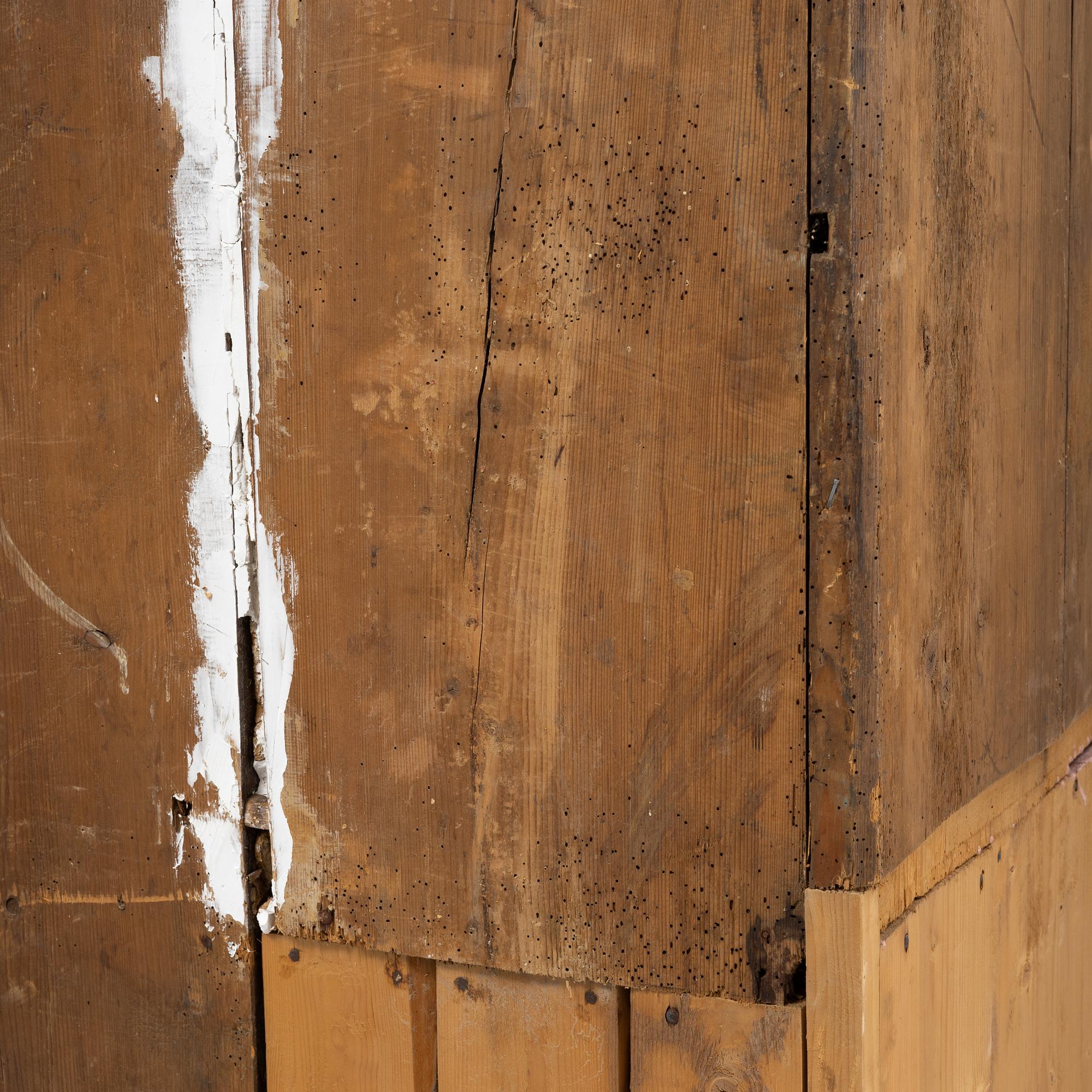 Hörnskåp, Gustavianskt provinsarbete, omkring år 1800.