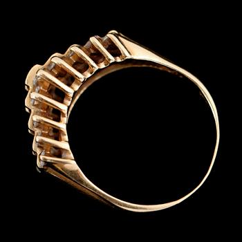 RING, 14 k guld, briljantslipade diamanter totalt 1.20 ct. Total vikt ca 5 g.