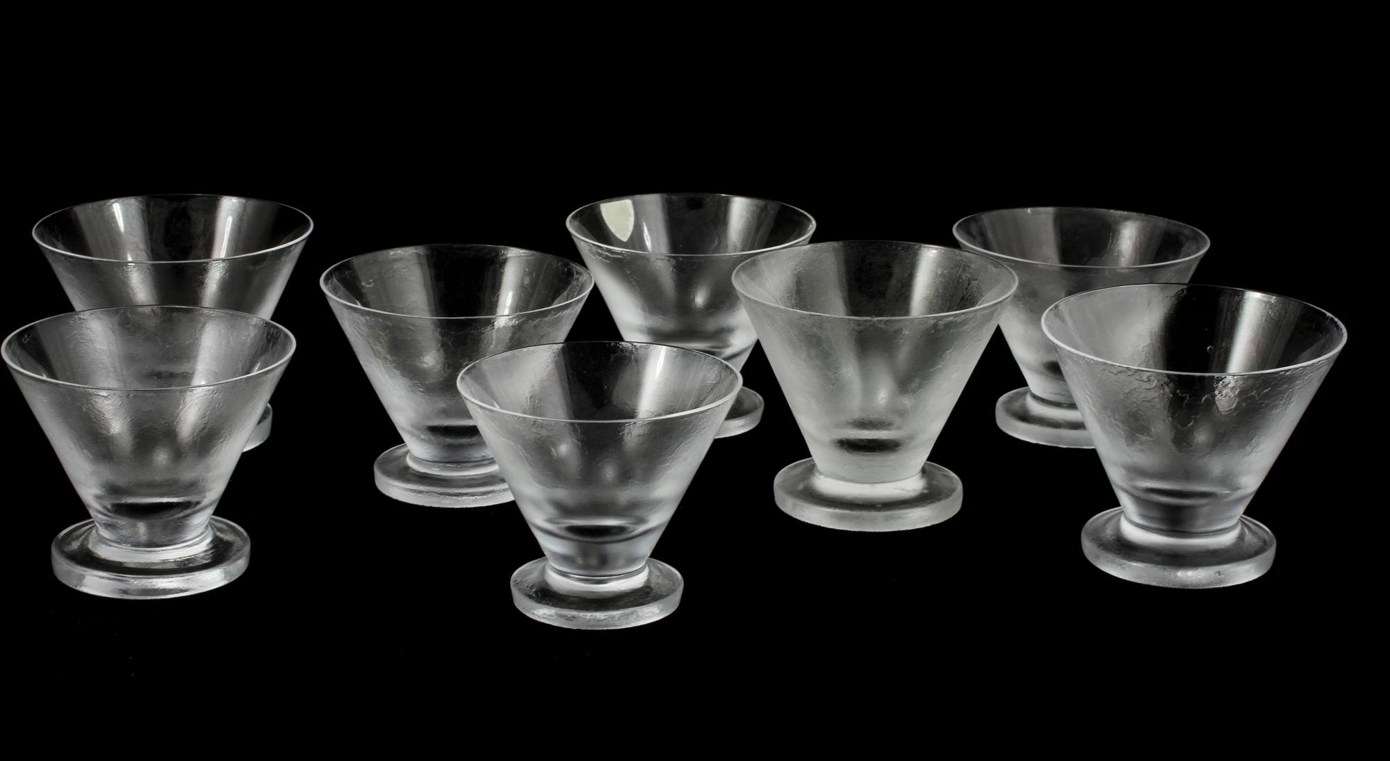 GLASSERVIS, 9 delar, "Iced", Vicke Lindstrand, Orrefors, formgiven 1936.