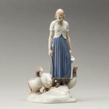 FIGURIN, porslin. Märkt Axel Locher, Bing & Gröndahl.