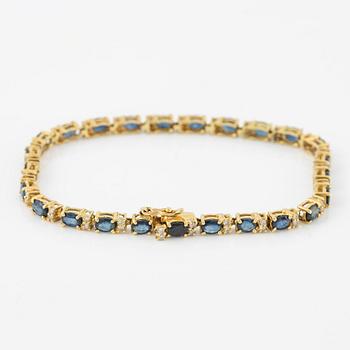 Armband, 18K guld med safirer och briljantslipade diamanter.