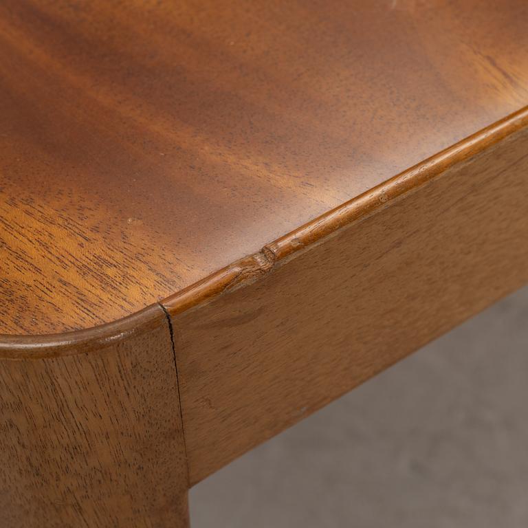 Josef Frank, a 'Diplomat' coffee table, model 2073, Firma Svenskt Tenn, prior to 1985.