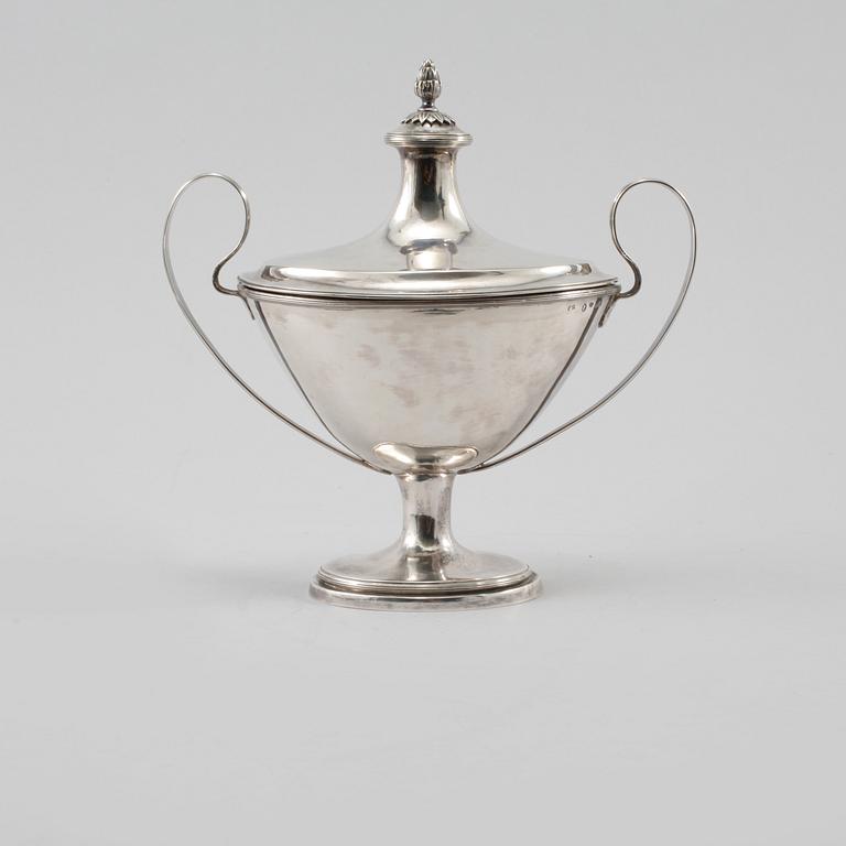 STRÖSOCKERSKÅL, silver, Johan Wilhelm Zimmerman, Stockholm, 1797, vikt 479 gram.