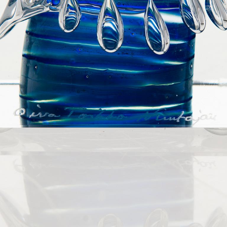 OIVA TOIKKA, An annual glass cube, signed Oiva Toikka Nuutajärvi.
