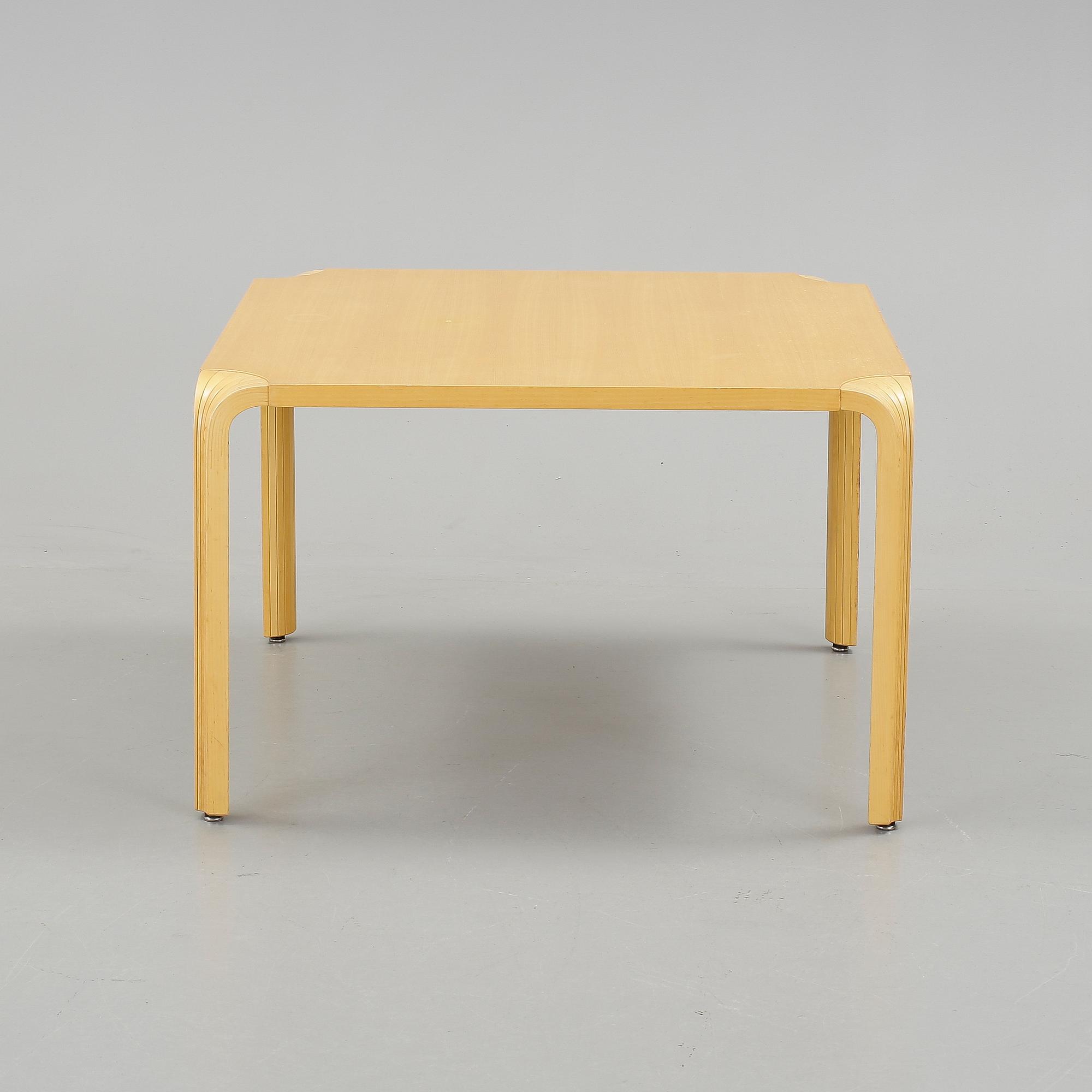 SOFFBORD, "MX800B", Alvar Aalto, formgiven 1954.