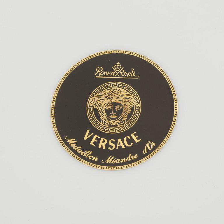 a set of 6 porcelain plates, 'Médaillon Méandre d'Or', Ikarus, by Versace for Rosenthal.