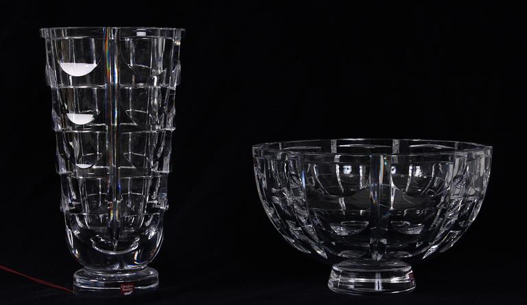 SKÅL samt VAS, glas, "Tusen Fönster", Simon Gate, Orrefors.