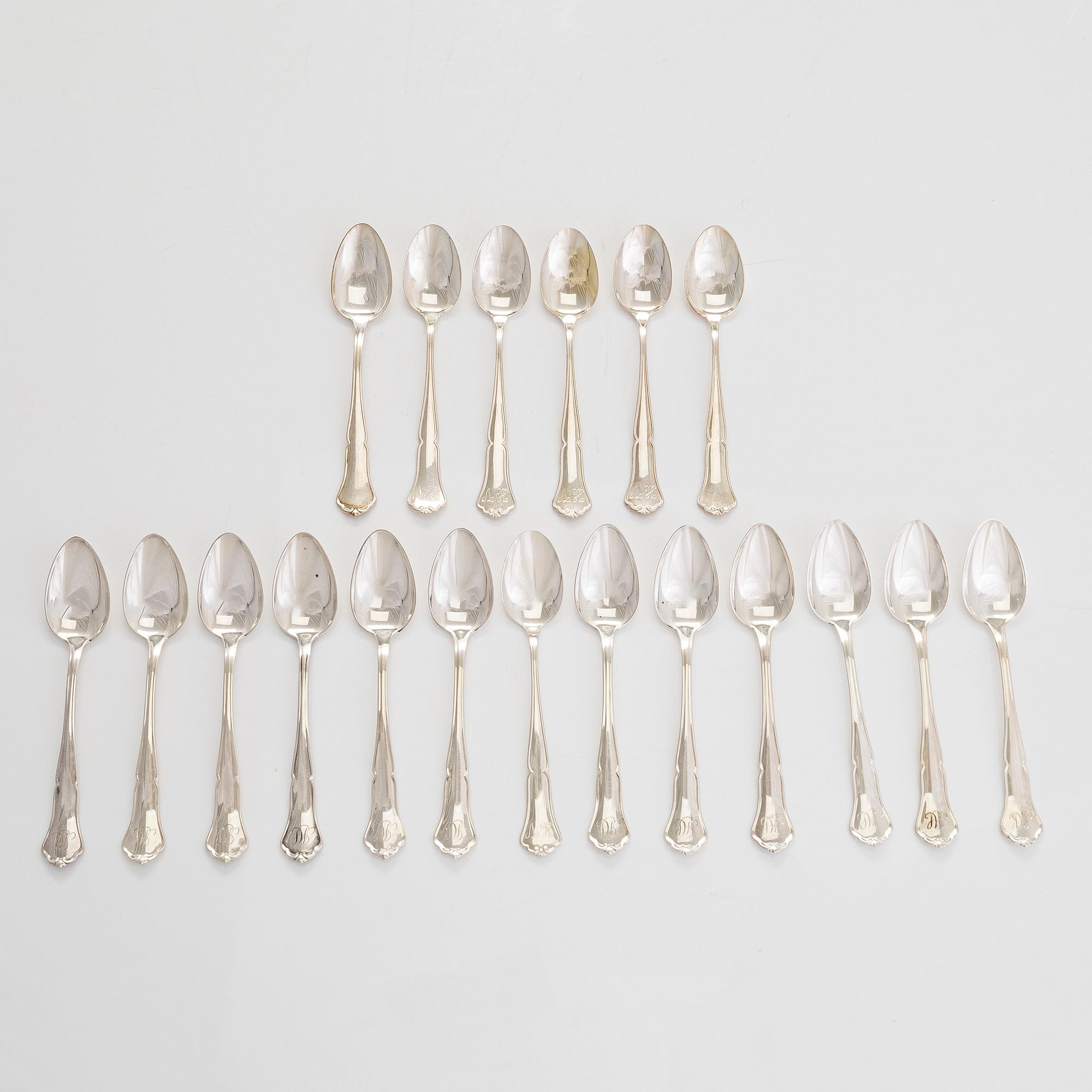 Bestickuppsättning, 88 delar, silver, "Chippendale", finska stämplar samt finska importstämplar 1963-1991.
