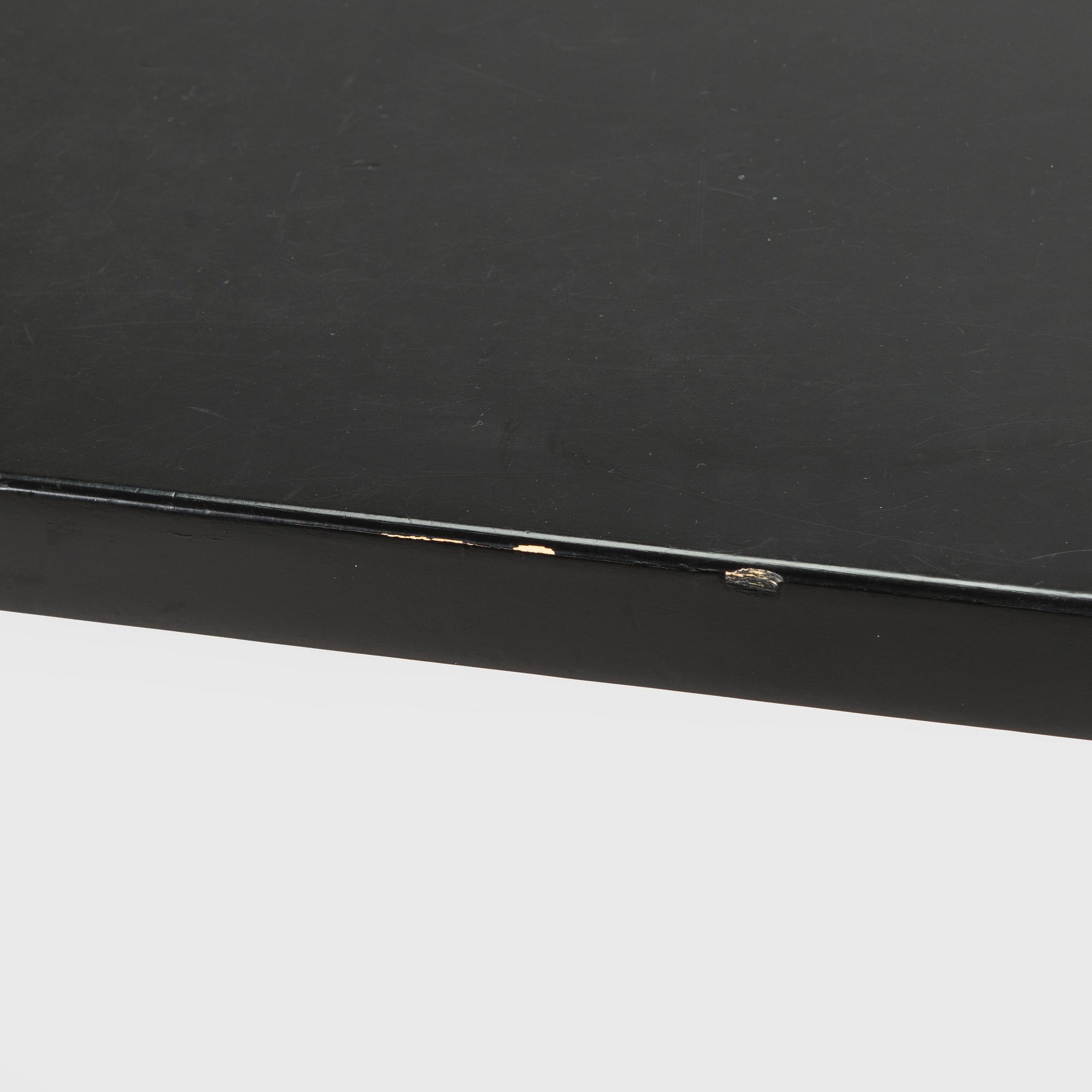 Alvar Aalto, a model '82A' table, Artek, Finland, late 20th century.