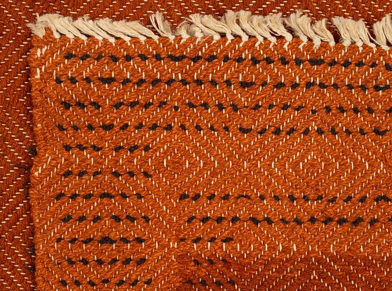 Matta, slätväv ryarelief, ca 200 x 190 cm.
