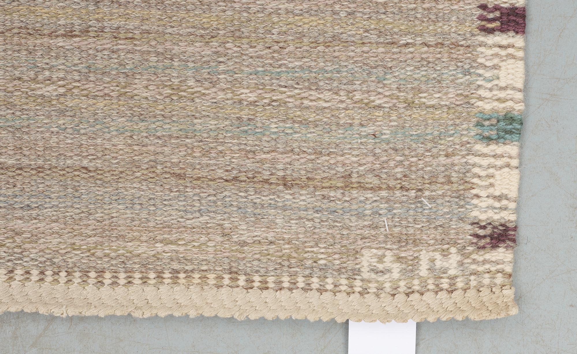 MATTA. Variation av mönstret "Falurutan" (eventuellt: blond E). Rölakan. 143,5 x 75 cm. Signerad AB MMF BN.