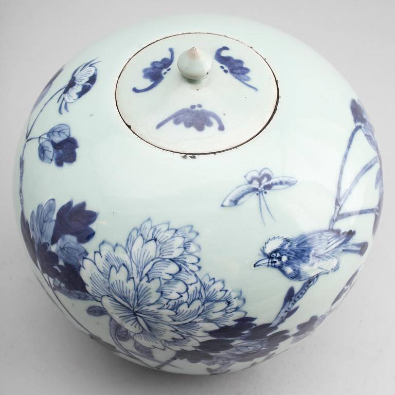 LOCKURNA, porslin, Kina, sannolikt 1800-tal.