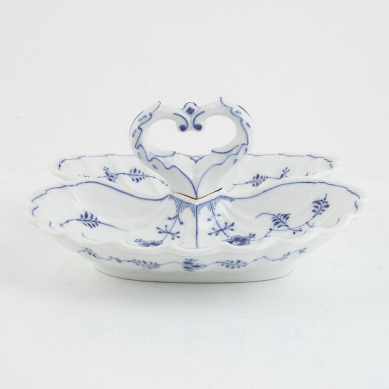 Cake stand, porcelain, "Musselmalet", Royal Copenhagen, Denmark.