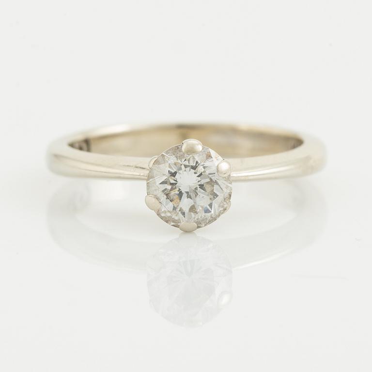 Ring, solitär, Kraiko Diamonds, vitguld med briljantslipad diamant.