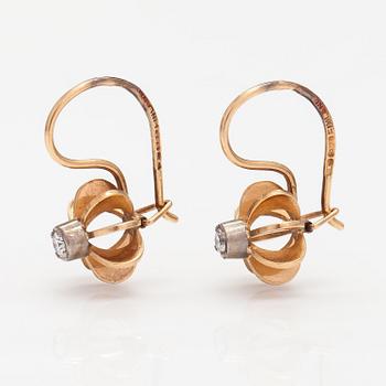 A pair of 14K gold earrings with diamonds ca. 0.08 ct in total. Kupittaan kulta, Turku.