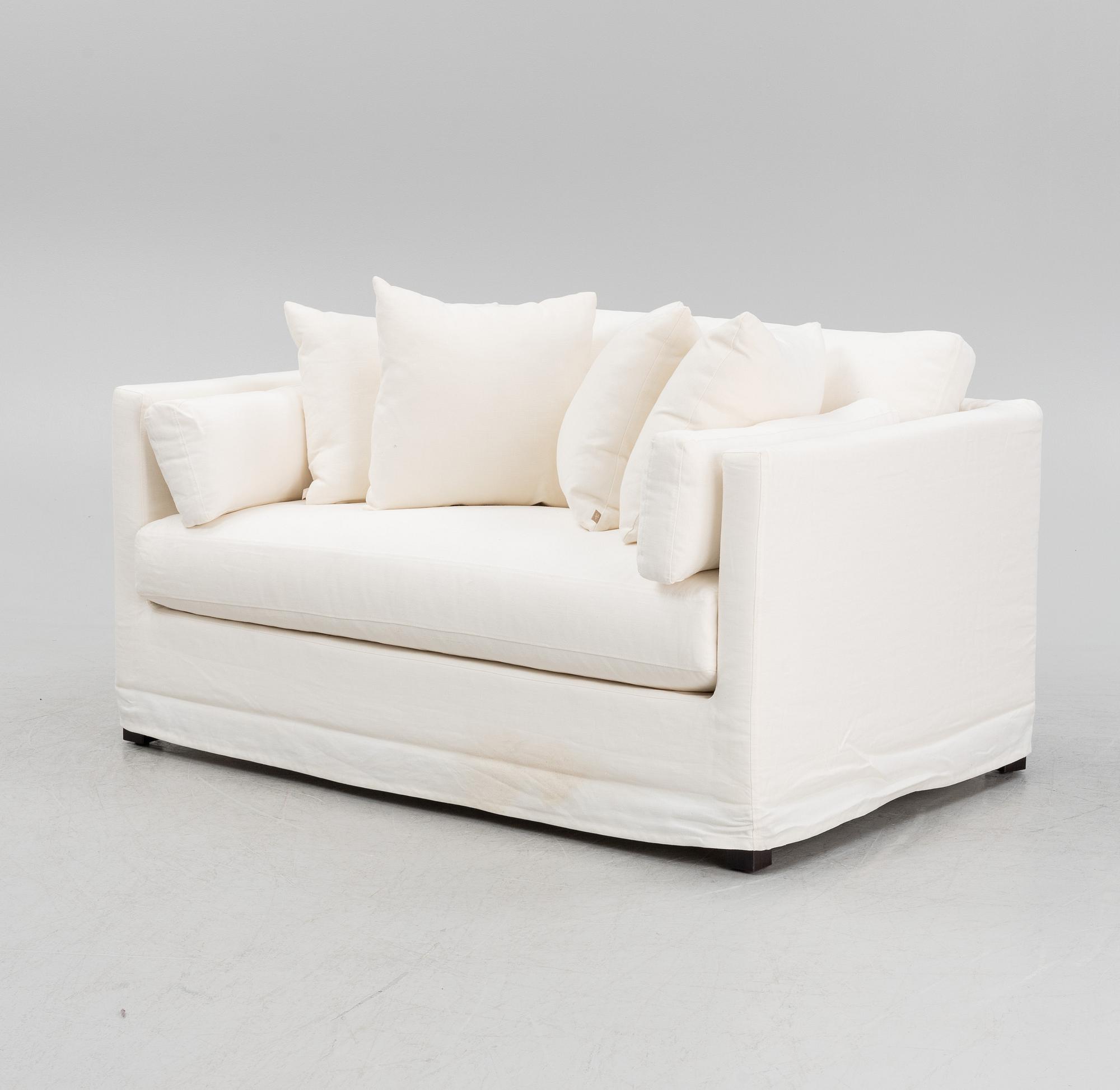 A 'Bloomsbury' sofa / loveseat, Slettvoll, Norway 21st century.