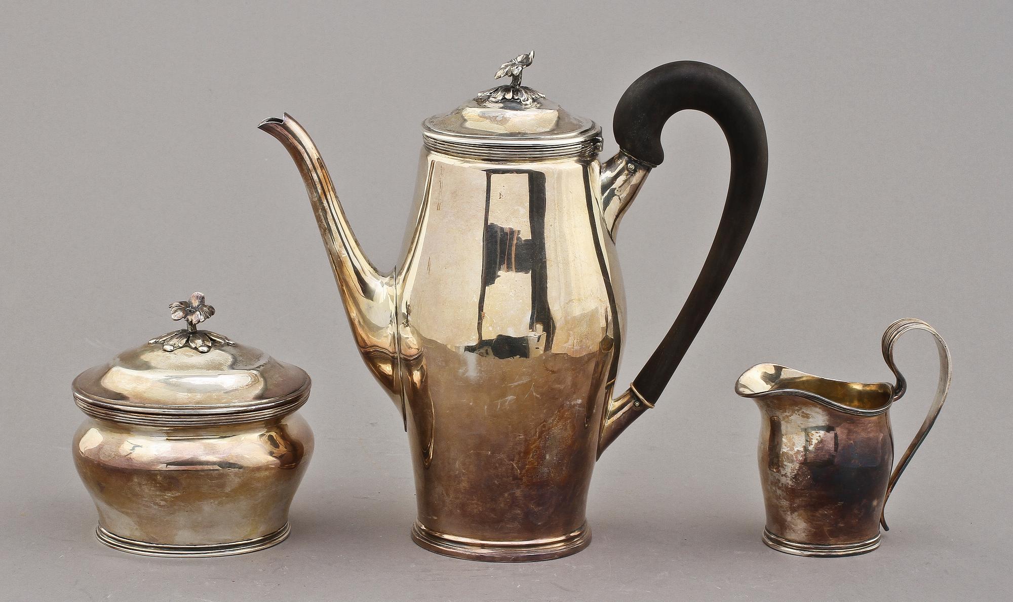 KAFFESERVIS, 3 delar, sterlingsilver, Gustaf Möllenborg, Stockholm, 1959. Vikt 1 450 g.