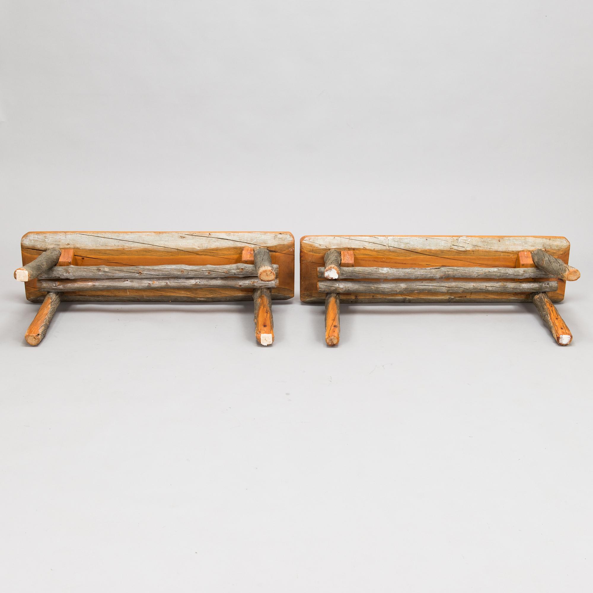 Bänkar, 2 st, utförda av Eero Turunen, Lieksa 1976.