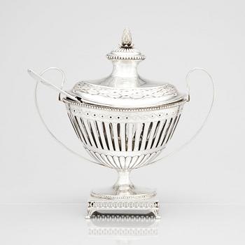 A Swedish late 18th Century, Gustavian silver sugar bowl, mark of Isak Appelquist, Stockholm 1795.