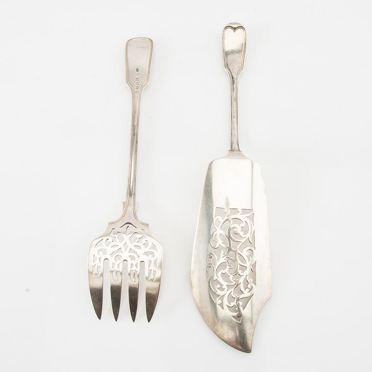 Charles Boyton, Fish serving utensils, 2 similar silver pieces, London 1846 and 1849.