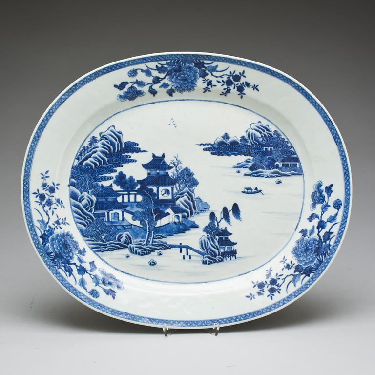 STEKFAT, porslin. Kina, Qianlong(1736-1795).