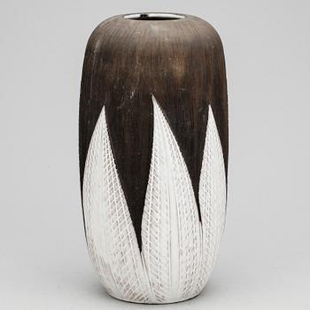 VAS, stengods, "Paprika", Anna-Lisa Thomson, Upsala-Ekeby, i produktion 1951-69.