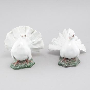 Two porcelain figurines, designed by Fritz Heidenreich for Rosenthal, second half of the 20th cenutry.