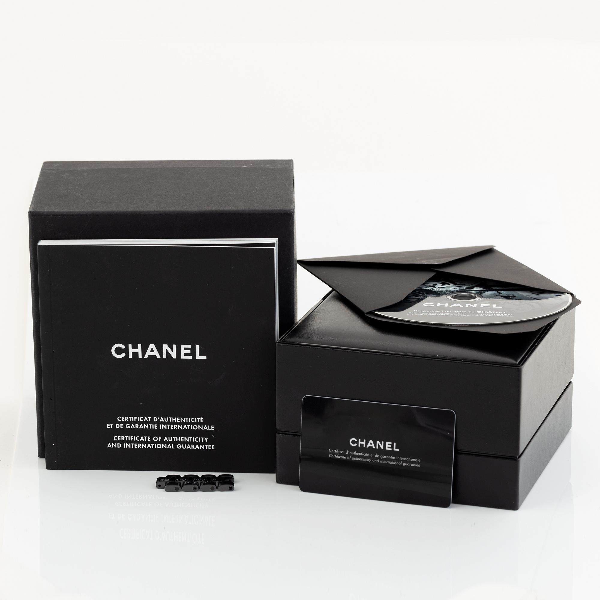 Chanel, J12, wristwatch, 38 mm.