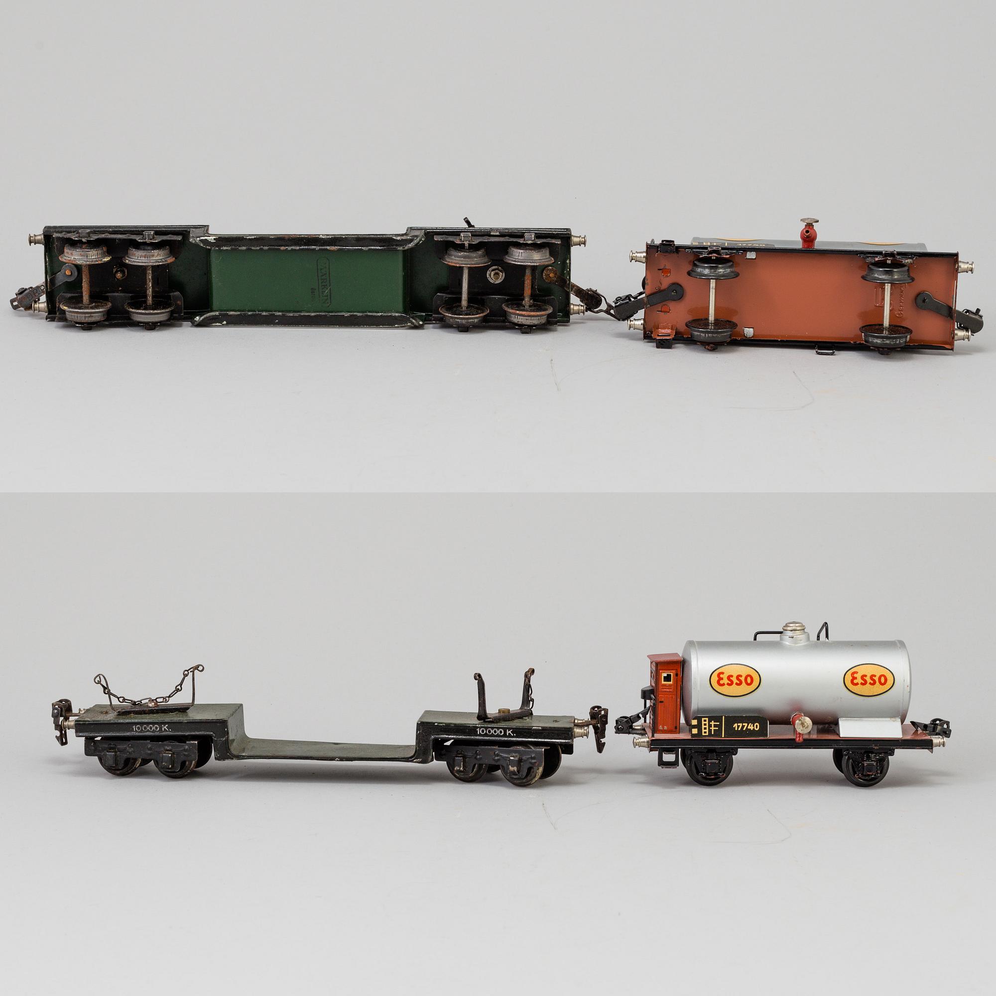 a set of 8 Märklin parts 1930's.