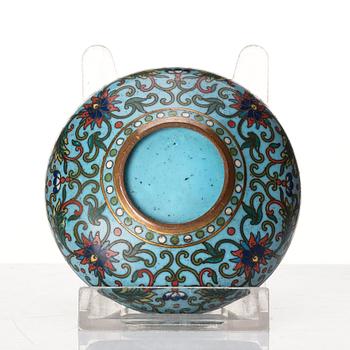 Kopp samt fat, cloisonné. Ming dynastin (1368-1644).