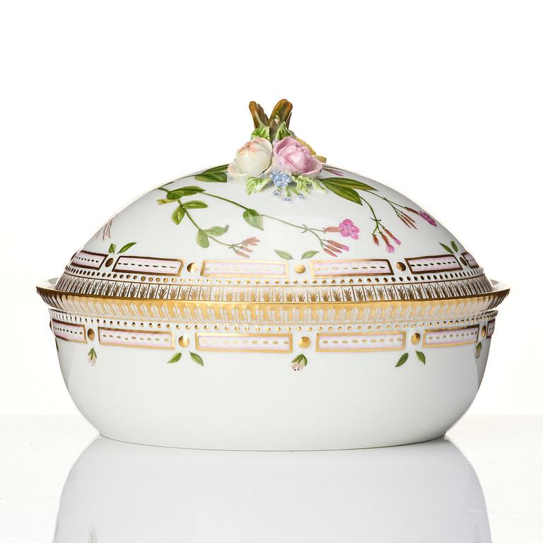 A Royal Copenhagen 'Flora Danica' vegetable tureen with cover, Denmark, 20th century.