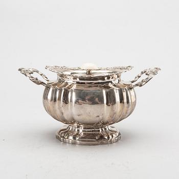 A Russian 3 pcs sivler teaservice assayermakr of N L Dubrovin Moscow 1840, totla weight ca 1450 gr.