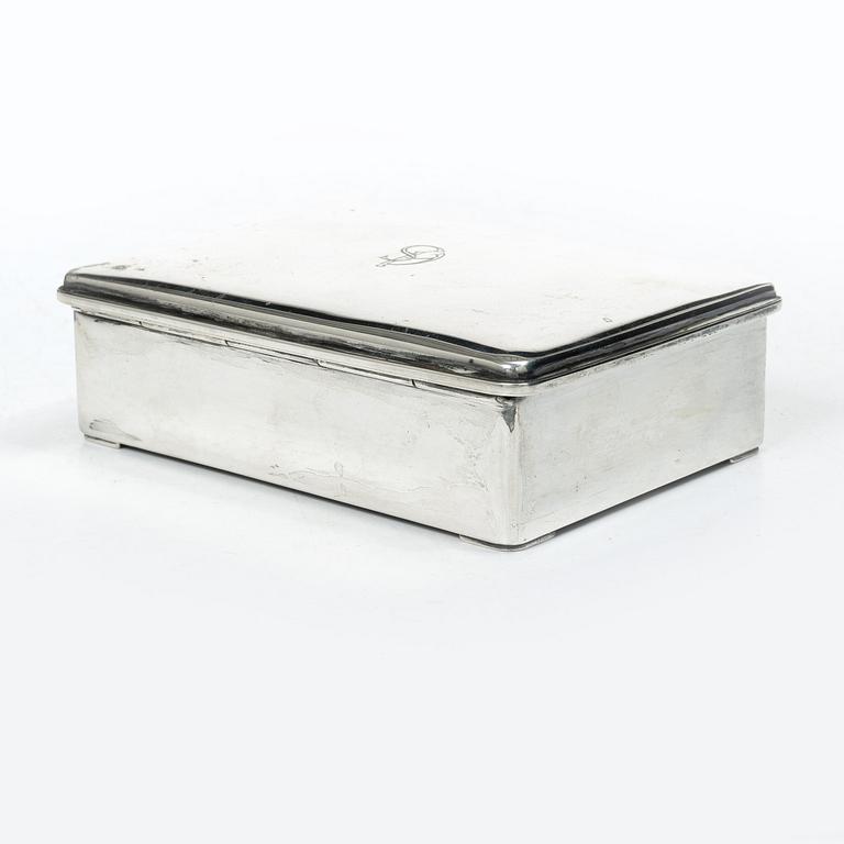 C.G. Hallberg, Tobaksskrin, silver, Stockholm 1954.