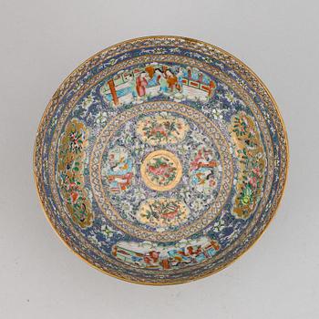 A blue glazed canton bowl for the persian market, Qing dynasty, 19th Century.