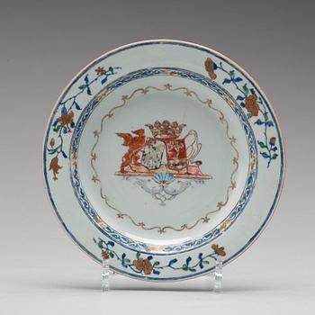 A set of five armorial plates, Qing dynasty, Qianlong (1736-95).